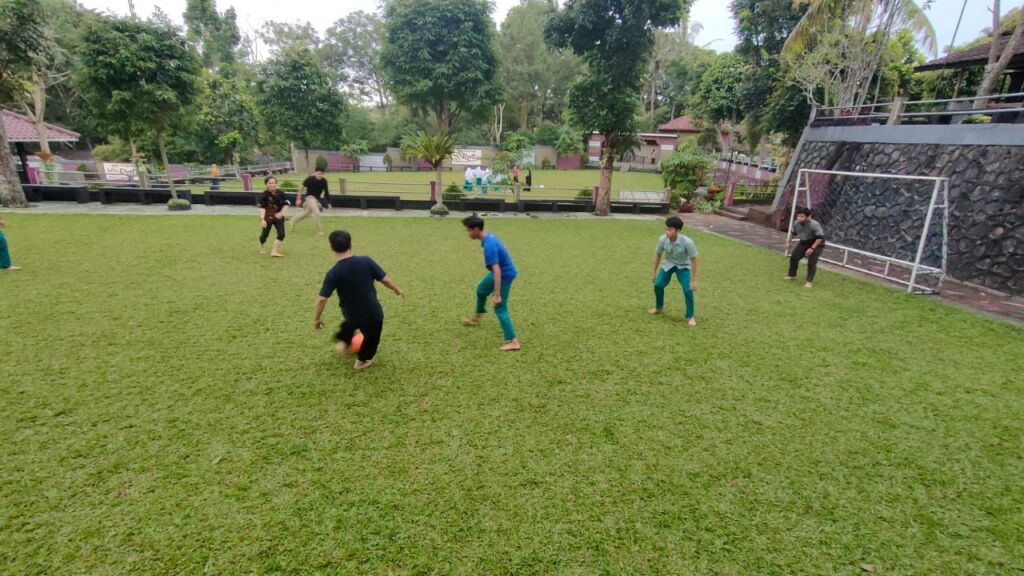 top camp 2022 aktivitas diluar 1