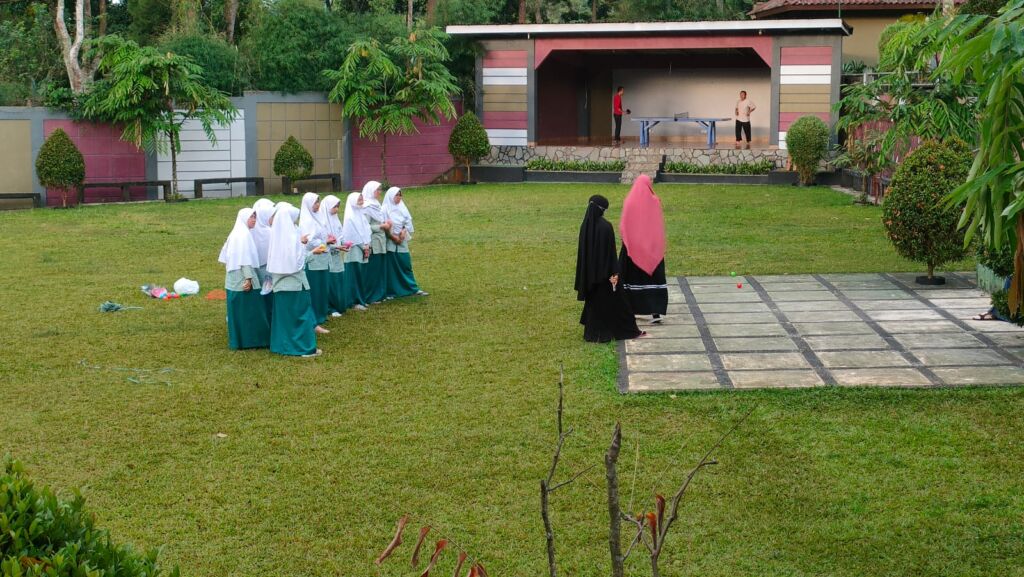 top camp 2022 aktivitas diluar 2